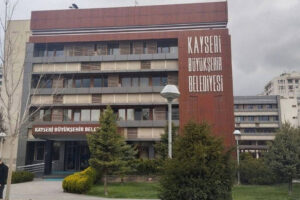 Kadınların tepkisi geri adım attırdı: AKP'li belediyeden 'kotalı' su parkı kararı