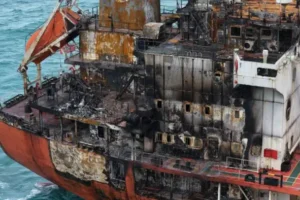 Karadeniz’de dron saldırısına uğrayan tanker, Samsun’da karaya oturdu