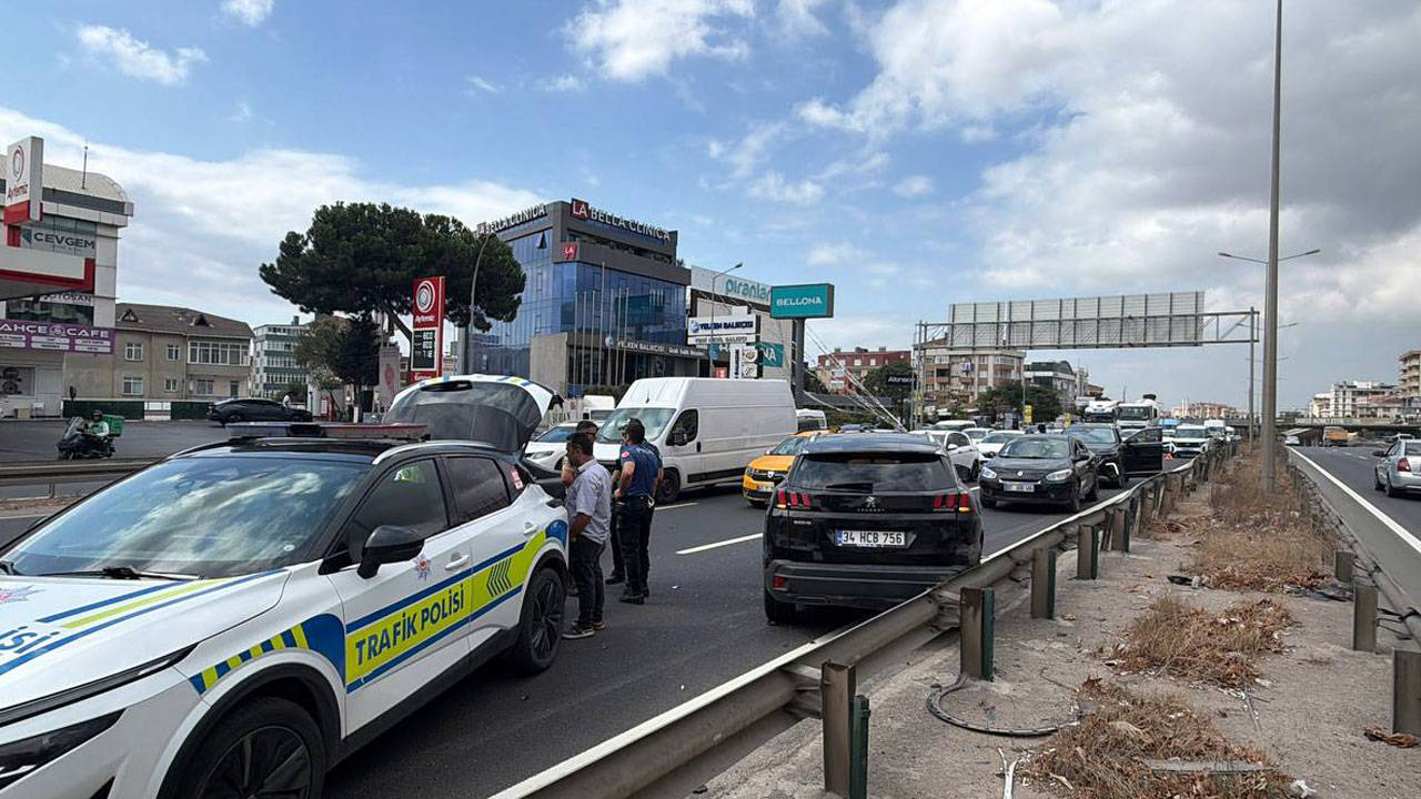 Kocaeli'de SUV ile TIR çarpıştı: 2 yaralı