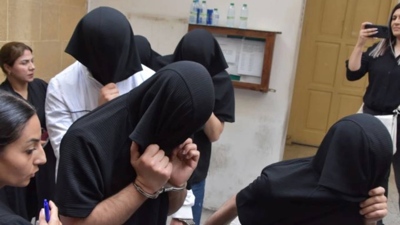 Kuzey Kıbrıs'taki toplu cinsel saldırı davasında karar: Hapis cezası alan failler adliye çıkışında hakaretler yağdırdı