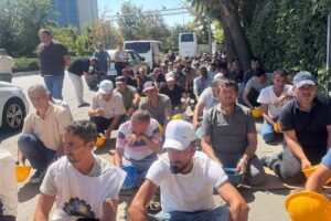 Madencilerin direnişi 15'inci günde: İşçiler bir kez daha Bakanlık önünde