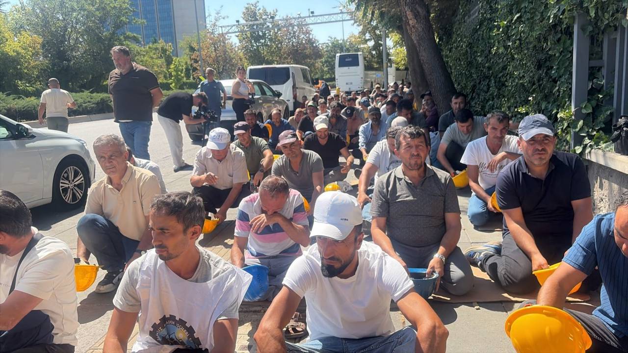 Madencilerin direnişi 15'inci günde: İşçiler bir kez daha Bakanlık önünde