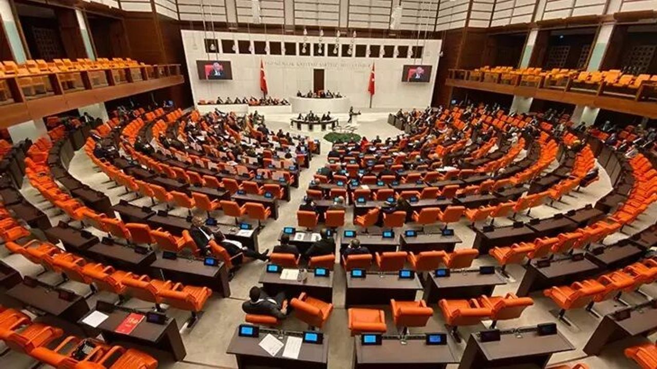 "İlk seçimde iktidar olacağız” demişti: Partisi feshedildi