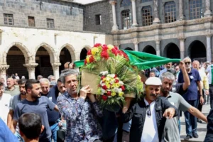 Mehdi Zana için Diyarbakır’da anma töreni düzenlendi!