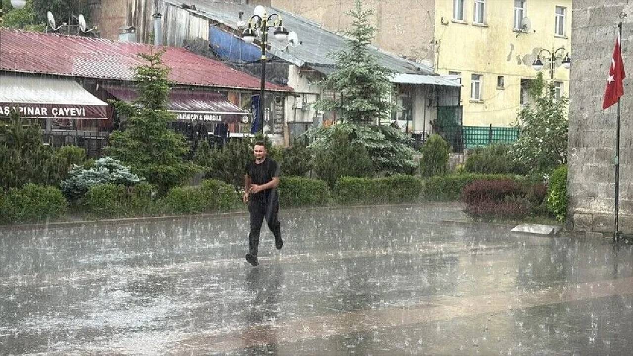 Meteoroloji'den 5 şehir için sağanak yağış uyarısı