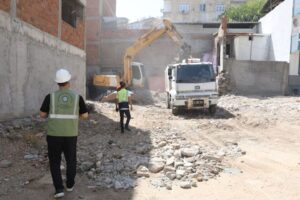 Diyarbakır Bağlar’da terkedilmiş 32 ev yıkıldı