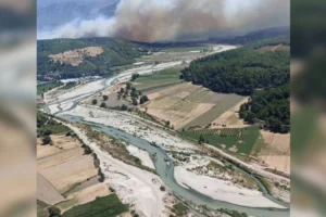 Muğla’da başlayan orman yangını Antalya’ya sıçradı