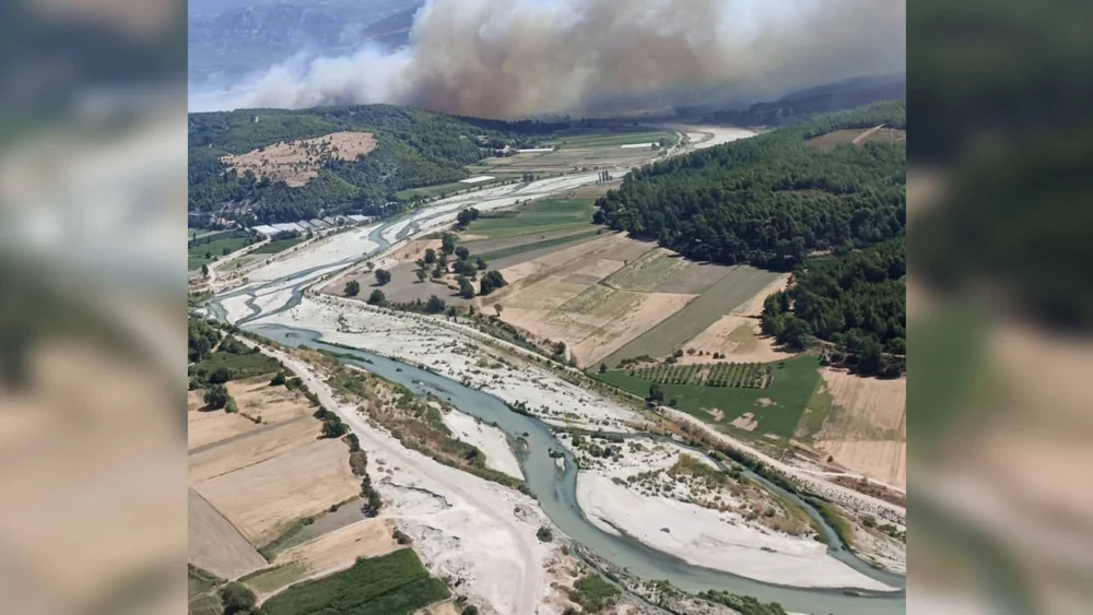 Muğla’da başlayan orman yangını Antalya’ya sıçradı