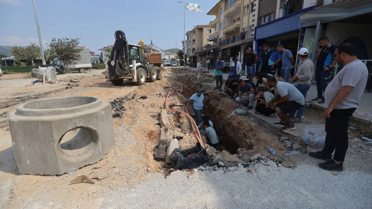 Muğla’da yol kazısında mezar ve iskelet kalıntıları bulundu