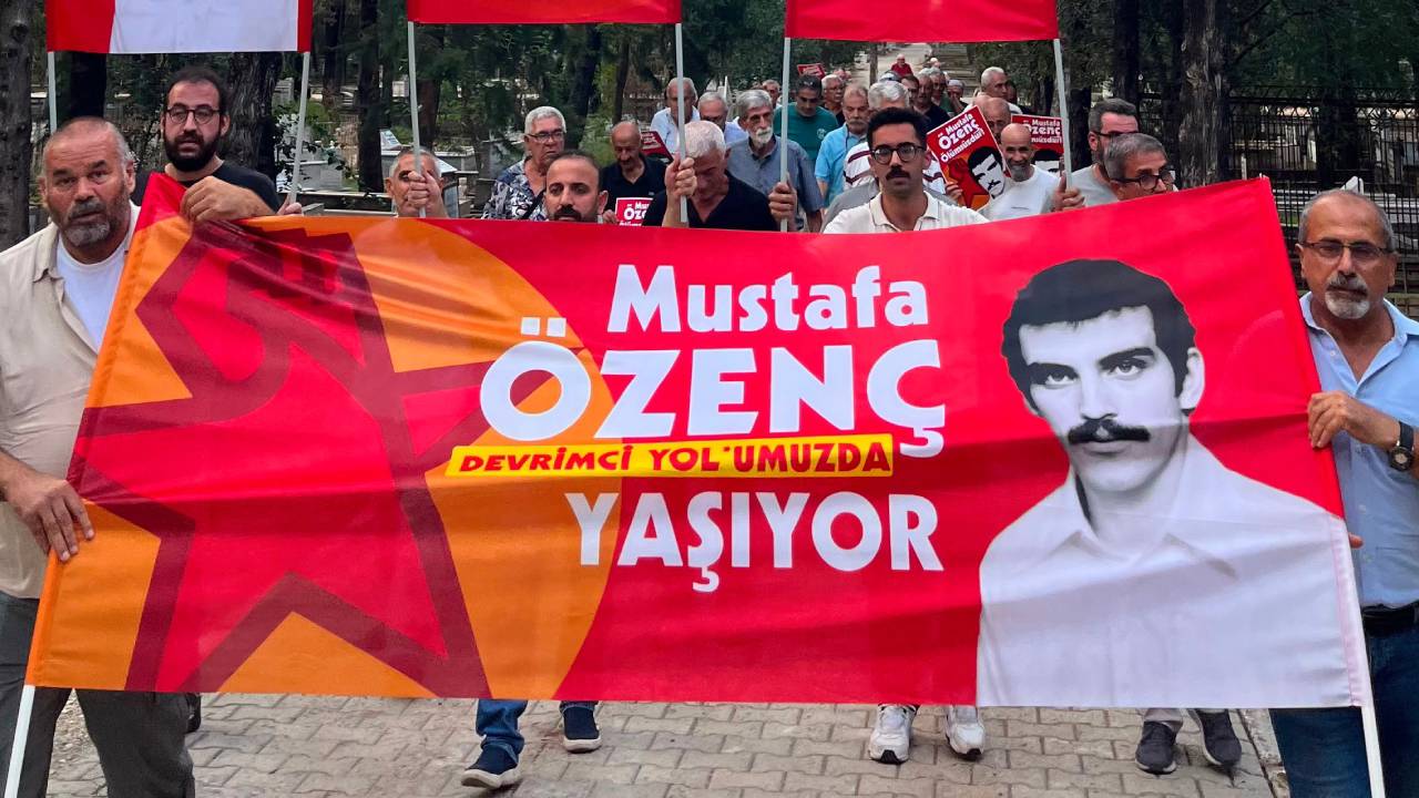 Mustafa Özenç mezarı başında anıldı