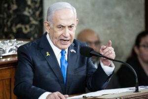 Netanyahu'dan İran mesajı: Trump'la üç olasılık hakkında konuştuk