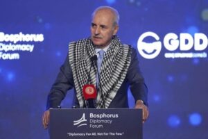 Kurtulmuş: "Türkler de Kürtler de bir ve beraber olarak yoluna devam edecek"