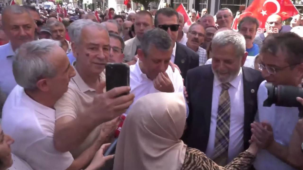 Özgür Özel'den, CHP'li belediye başkanını AKP'ye davet eden Erdoğan'a yanıt: Seçimler transferle kazanılmaz