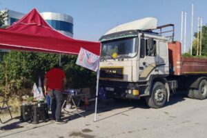 Panelsan’da TİS ve işe iade için direnen metal işçilerinin üzerine TIR sürüldü
