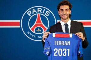 Paris Saint-Germain, Ferran Torres'i transfer etti