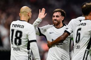 Rakipleri kaybetti, Beşiktaş kazandı: Kartal lige 3 puanla başladı