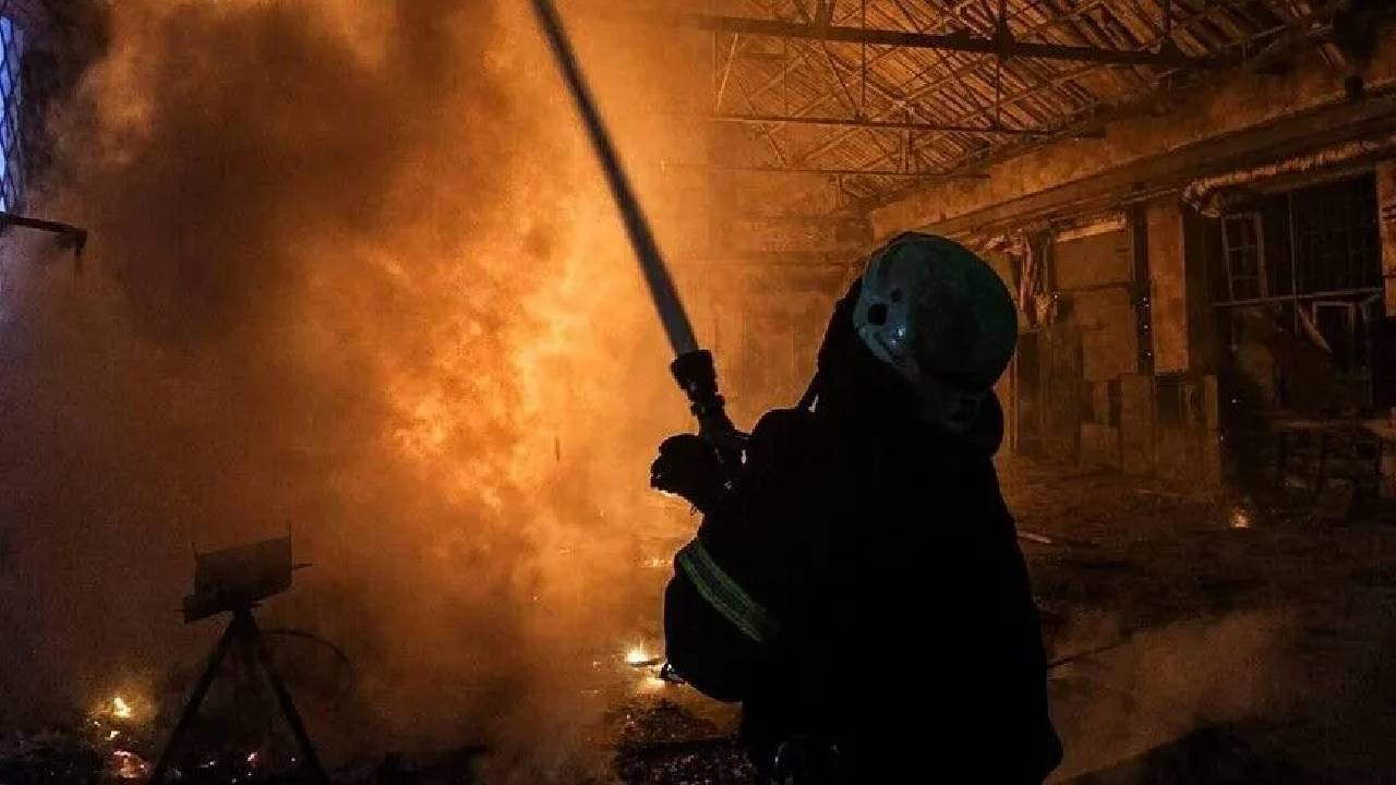 Rusya Savunma Bakanlığı: Odessa Limanı'ndaki askeri malzeme depolarını vurduk