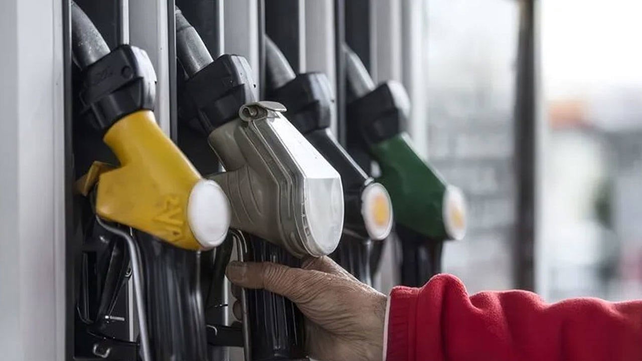 Tabela bir kez daha değişti: Motorinin ardından benzine de zam geldi