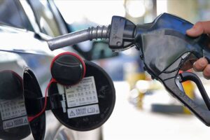 Tabela yeniden değişiyor: Benzine gece yarısı zam bekleniyor