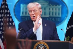 Trump'tan tehdit: Umman önümüze çıkarsa fena halde bombalarız