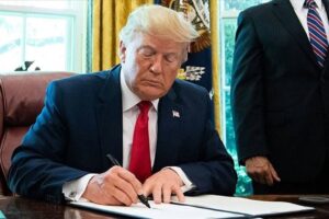 Trump'tan yeni tarife kararı: İthal polisilikon türevlerine yüzde 15 ek vergi