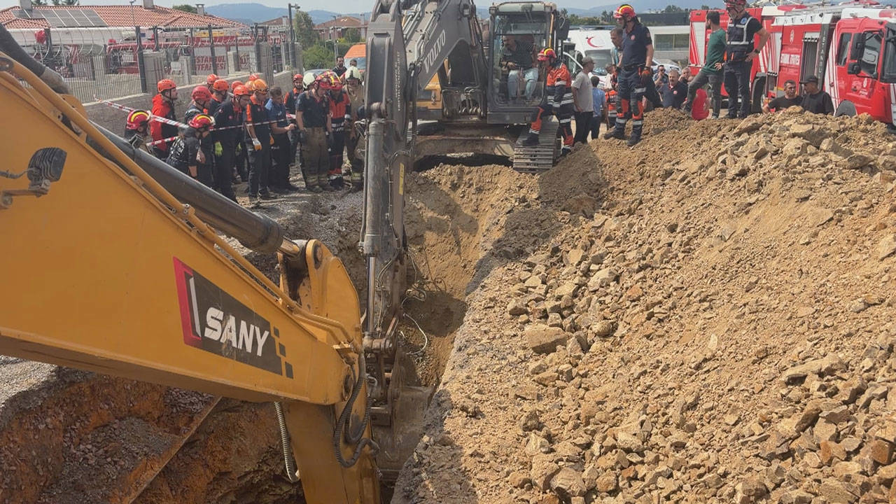 Tuzla'da inşaat alanında göçük: 1 işçi toprak altında kaldı