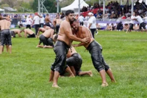 Ulugazi Yağlı Güreşleri’nde başpehlivan Orhan Okulu