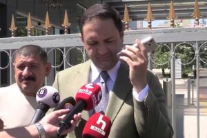 Umut Akdoğan'dan maden işçilerinin eylemine destek: Emniyeti aradı, bakanlığı şikayet etti