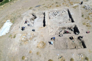 Van'daki İremir Höyüğü'nde Urartu öncesi dönemlere ait yerleşim izleri bulundu