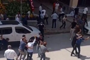 Van'da iki aile arasında taşlı sopalı kavga: Ölü ve ağır yaralı var