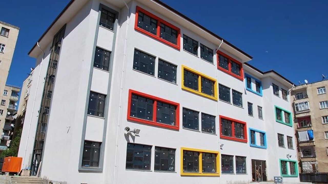 Diyarbakır Çermik'te üç mahalleye yeni okul
