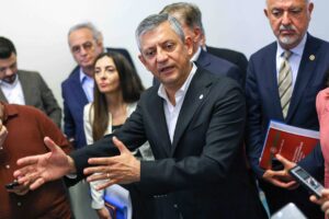 YENİ Parti ‘çözüm’ için sahada