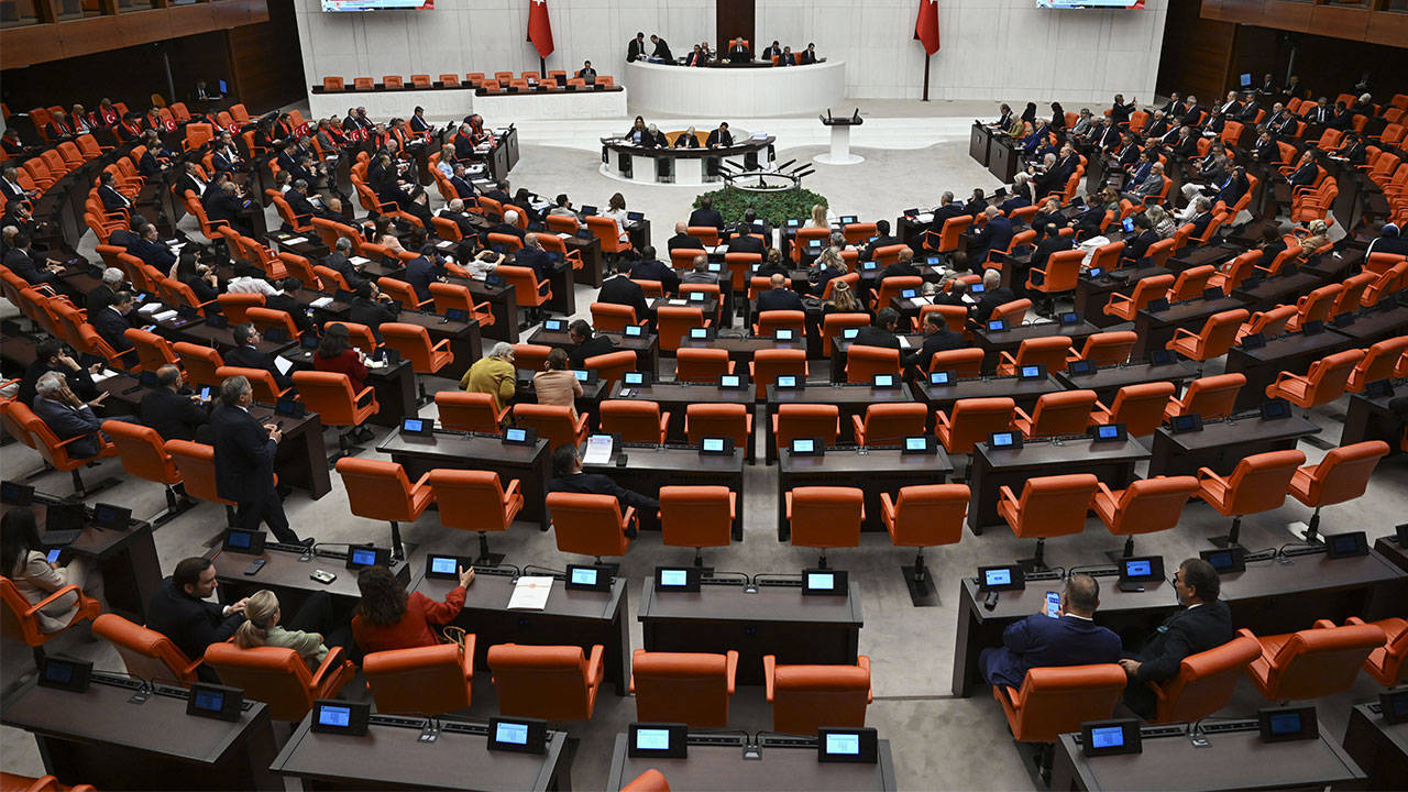 YENİ Parti'de hangi isimler çerçeve yasaya 'hayır' oyu verecek?