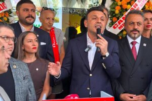 Ümraniye İlçe Başkanlığı açılışında konuşan Özgür Çelik: "YENİ Parti bir sonuç değil, yepyeni bir başlangıçtır"
