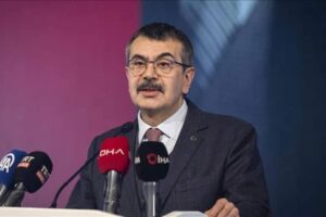 Yusuf Tekin'den serbest kıyafet açıklaması