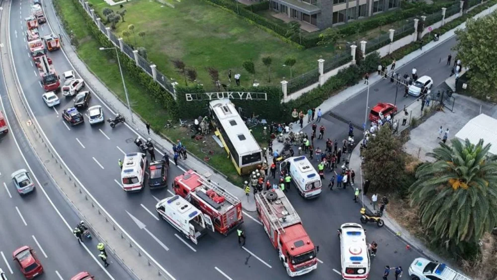 Zeytinburnu'ndaki İETT otobüsü kazasında can kaybı 3'e yükseldi