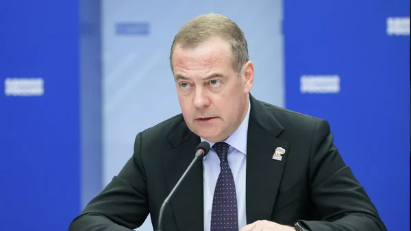 Medvedev’den Kiev’in sivil havacılık tehditlerine sert yanıt: ‘Misillemeyle karşılık verilir’