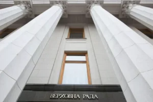 Ukrayna'da Rusça konuşan taksi şoförlerine ceza yazılacak: 'Rusça müzik çaldıkları için de para cezası yazılabilir'