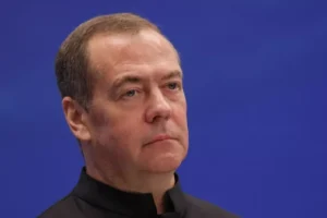 Medvedev: Almanya aklıselime dönmeli ve çok daha dengeli bir politika izlemeli