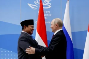 Vladivostok’ta kritik görüşme: Putin ve Endonezya lideri Subianto bir araya geldiler
