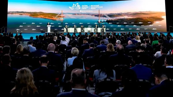Eski Ürdünlü bakandan EEF değerlendirmesi: ‘Rusya askeri gücünü artırırken ekonomik büyümeyi de sürdürüyor’