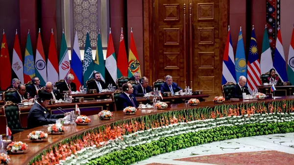 Putin: BRICS'in dünya arenasındaki otoritesi ve etkisi istikrarlı bir şekilde artıyor