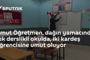 Umut Öğretmen, dağın yamacında tek derslikli okulda, iki kardeş öğrencisine umut oluyor