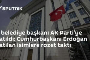 9 belediye başkanı AK Parti'ye katıldı: Cumhurbaşkanı Erdoğan katılan isimlere rozet taktı