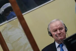 Savaş suçlusu Mladić için Belgrad'da tören: Devlet onuru yok