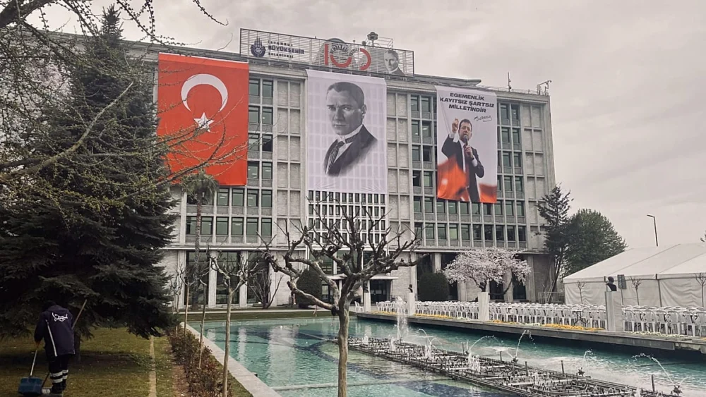 İBB'ye operasyon: Daire başkanı ve Kent Lokantaları yöneticisi dahil 12 kişi gözaltında