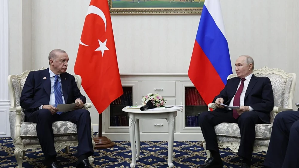 Erdoğan, Kazakistan'da Putin ile görüştü: 'Akkuyu'nun açılışını bekliyoruz'