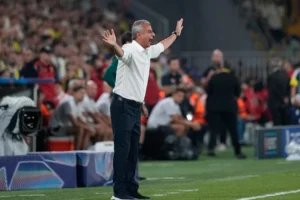 Fenerbahçe'de İsmail Kartal istifa etti: Aziz Yıldırım'dan 'görevinin başında' açıklaması