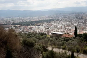 Aydın'da okul çevresinde tüfekle gezen 2 şüpheli, gözaltına alındı