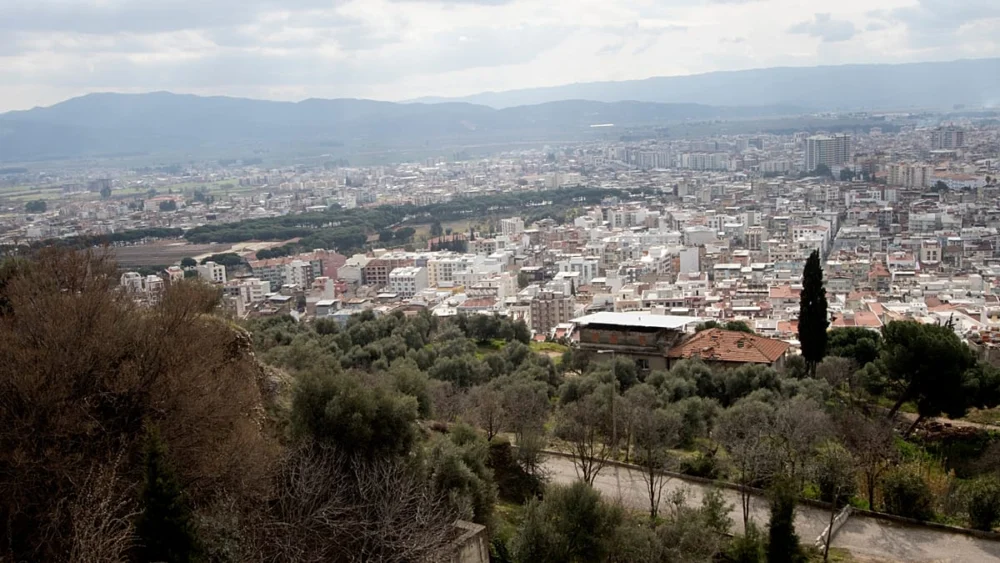 Aydın'da okul çevresinde tüfekle gezen 2 şüpheli, gözaltına alındı